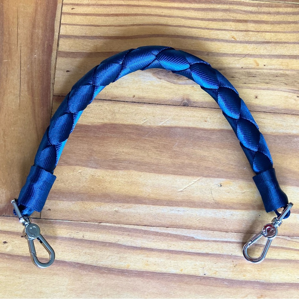 New out of pkg Harveys Lola Strap in Indigo.